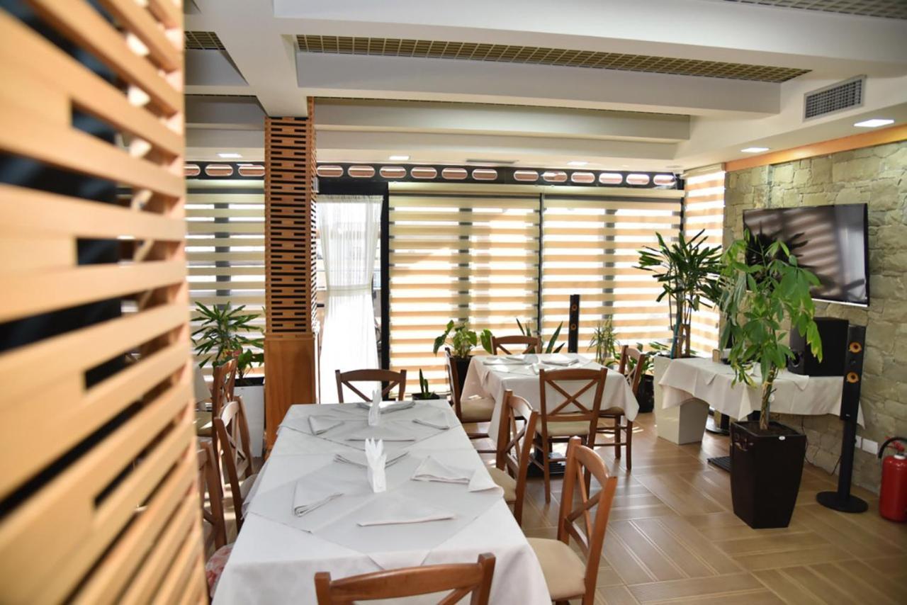 Hotel Imperiale Durrës Buitenkant foto
