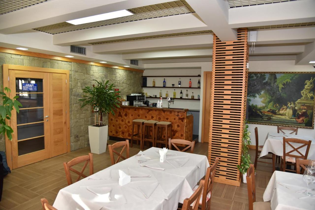 Hotel Imperiale Durrës Buitenkant foto