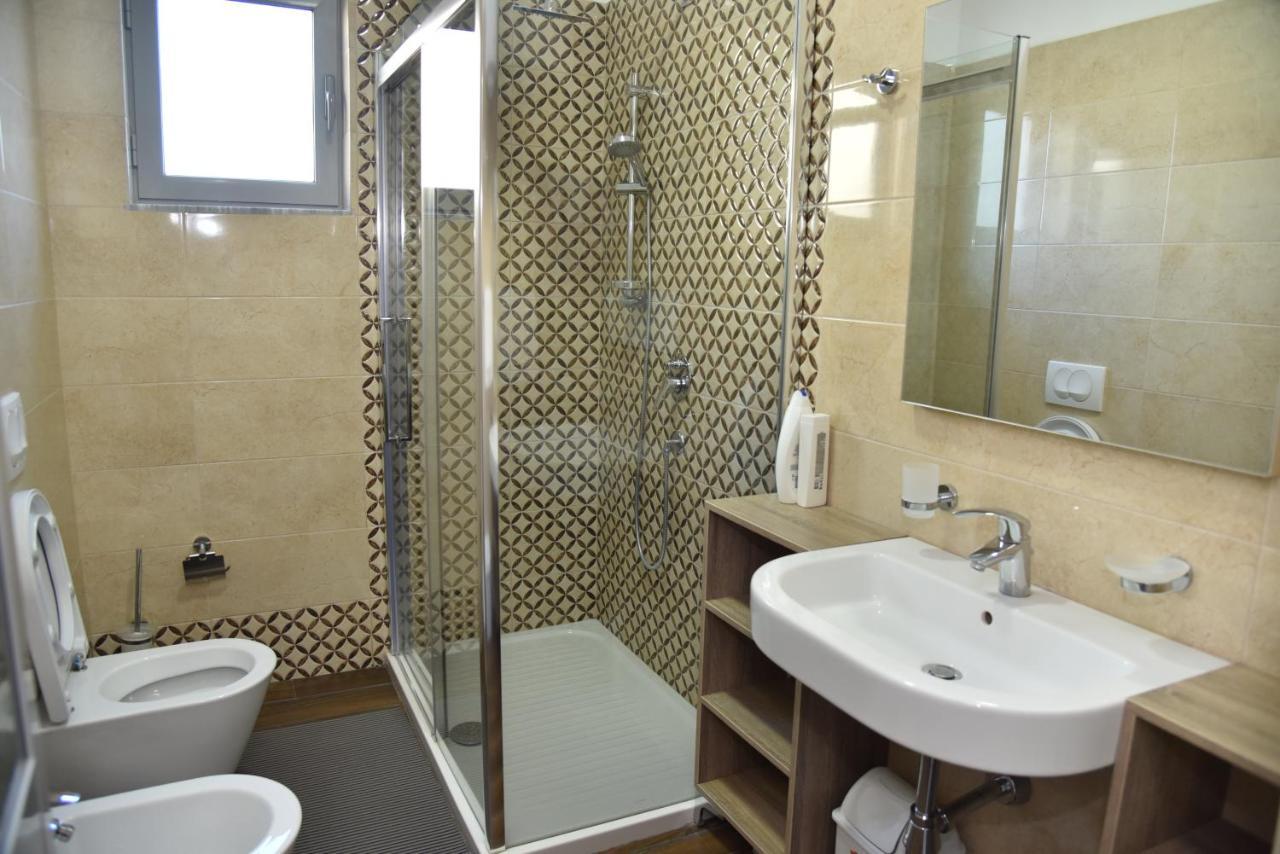 Hotel Imperiale Durrës Buitenkant foto