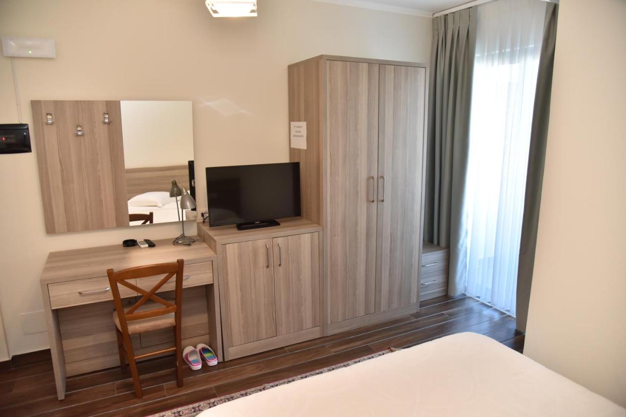 Hotel Imperiale Durrës Buitenkant foto